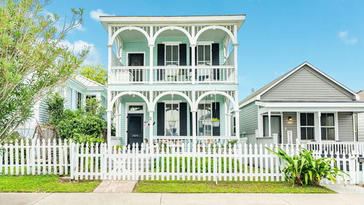 Galveston 2-story, 3-bed 1624 Avenue N 1/2-idx