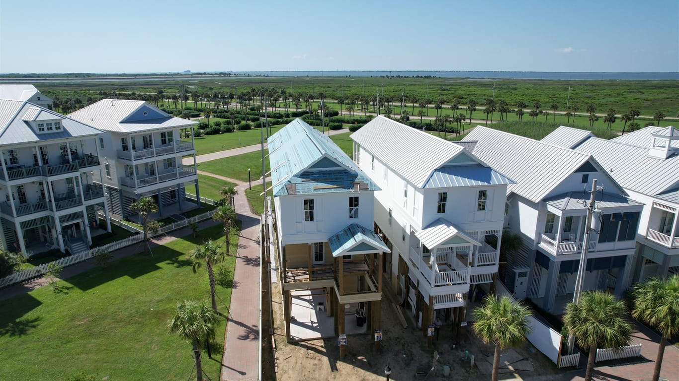 Galveston 3-story, 4-bed 2604 E Seaside Drive-idx