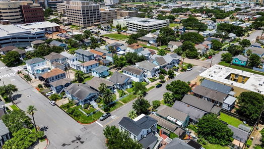 Galveston 2-story, 2-bed 827 Winnie Street-idx