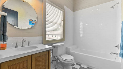 Galveston 2-story, 2-bed 3111 Avenue L-idx