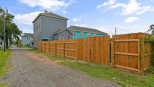Galveston 2-story, 2-bed 3111 Avenue L-idx