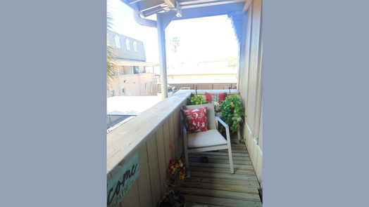 Galveston 2-story, 2-bed 215 Post Office Street 304-idx