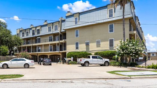 Galveston 2-story, 2-bed 921 Marine Drive 340-idx