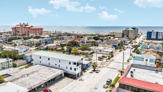 Galveston 2-story, 2-bed 1716 Tremont Street D-idx