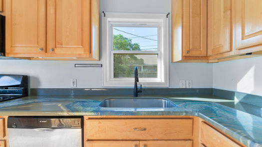 Galveston null-story, 2-bed 104 Trout Street-idx