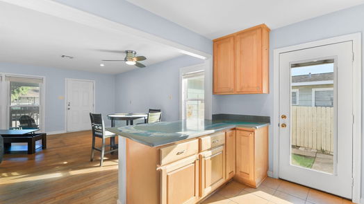 Galveston null-story, 2-bed 104 Trout Street-idx