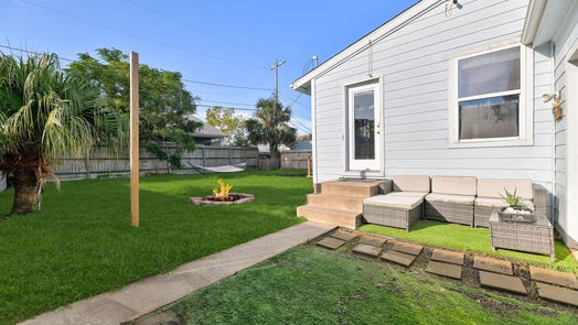 Galveston null-story, 2-bed 104 Trout Street-idx