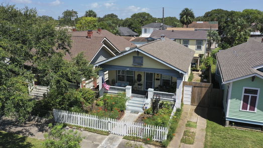 Galveston 1-story, 2-bed 3720 Avenue P 1/2-idx