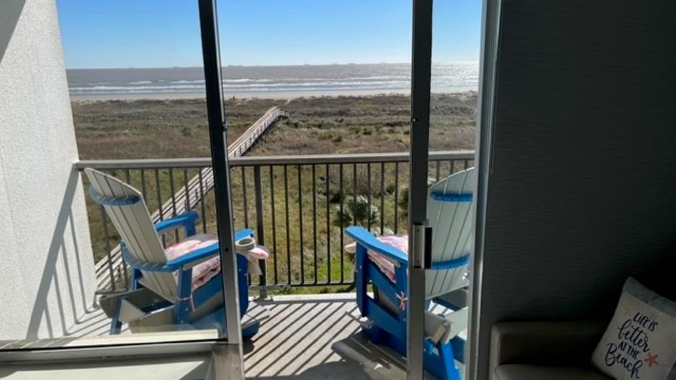 Galveston null-story, 0-bed 415 E Beach Drive 303-idx