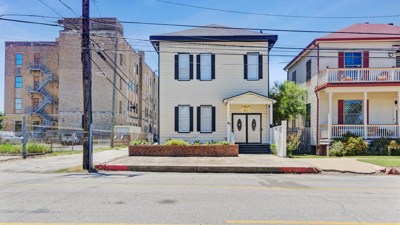 Galveston 2-story, 2-bed 811 24th Street-idx