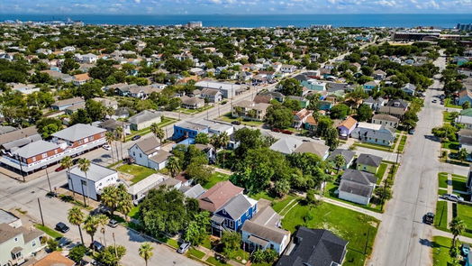 Galveston 2-story, 4-bed 3919 Ursuline Street-idx