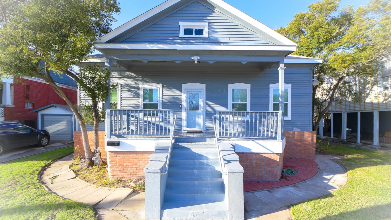 Galveston 1-story, 4-bed 1912 Avenue N 1/2-idx