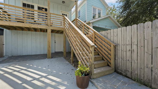 Galveston 2-story, 3-bed 1009 Avenue L-idx