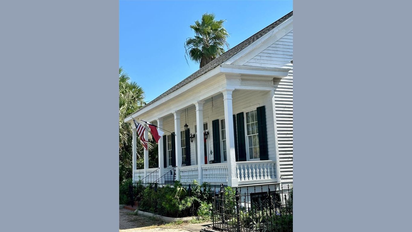 Galveston 2-story, 4-bed 1309 Broadway Street-idx