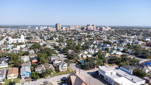 Galveston 2-story, 3-bed 1302 Avenue L-idx