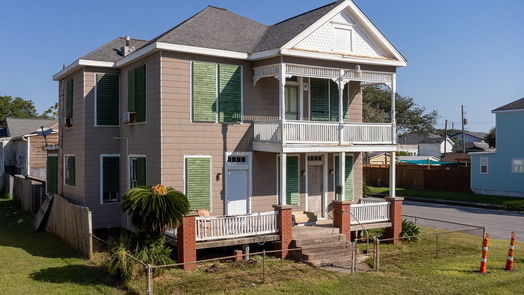 Galveston 2-story, 3-bed 1302 Avenue L-idx