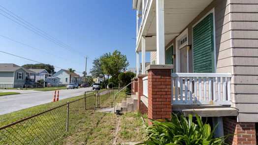 Galveston 2-story, 3-bed 1302 Avenue L-idx