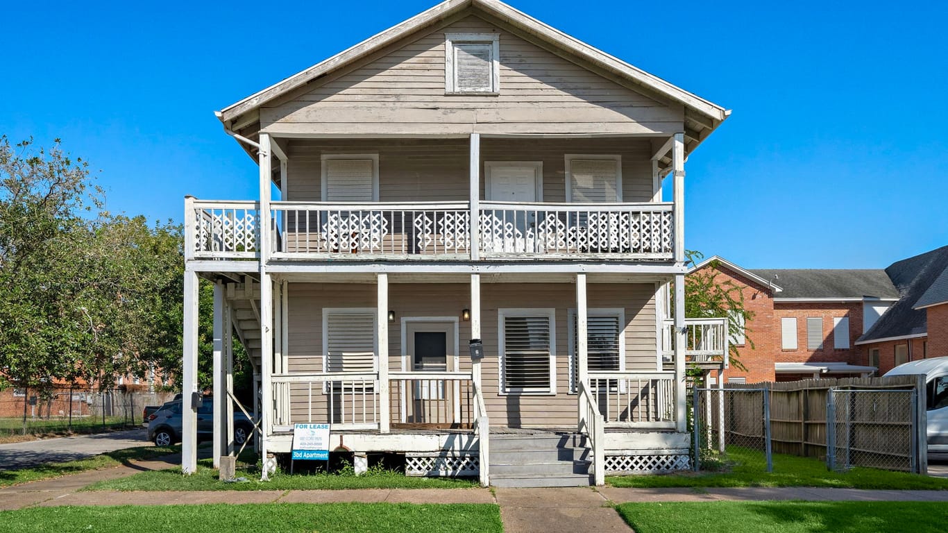 Galveston 2-story, 5-bed 2928 Avenue M 1/2-idx