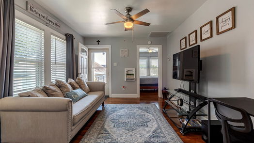 Galveston 2-story, 3-bed 4412 Avenue R 1/2-idx