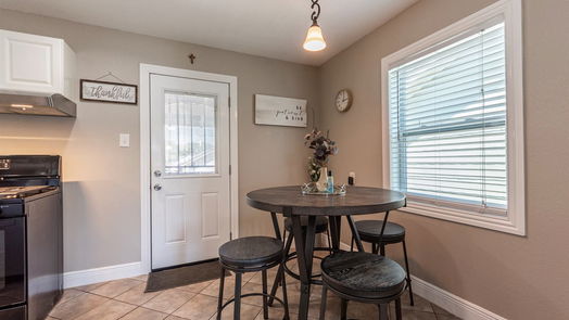 Galveston 2-story, 3-bed 4412 Avenue R 1/2-idx