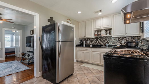 Galveston 2-story, 3-bed 4412 Avenue R 1/2-idx