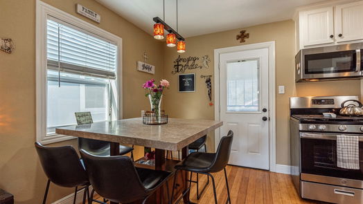 Galveston 2-story, 3-bed 4412 Avenue R 1/2-idx