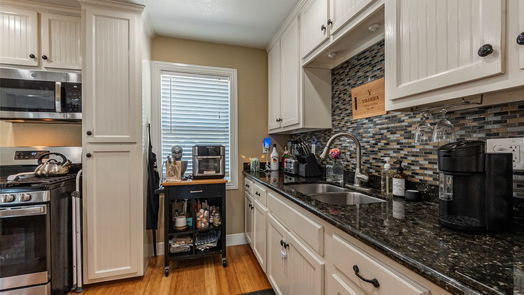 Galveston 2-story, 3-bed 4412 Avenue R 1/2-idx