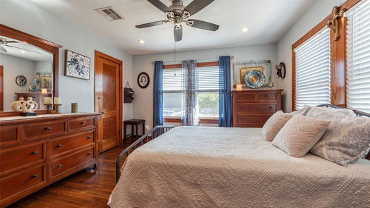 Galveston 2-story, 3-bed 4412 Avenue R 1/2-idx