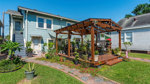 Galveston 2-story, 3-bed 4412 Avenue R 1/2-idx