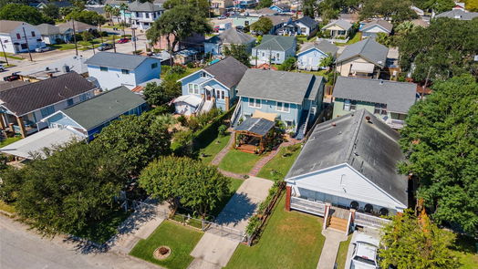Galveston 2-story, 3-bed 4412 Avenue R 1/2-idx