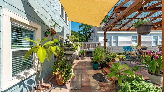 Galveston 2-story, 3-bed 4412 Avenue R 1/2-idx