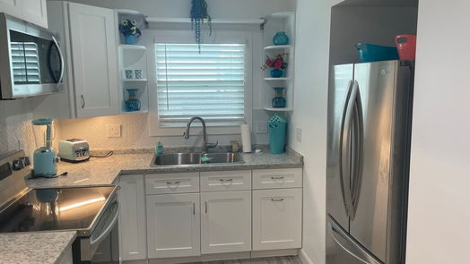 Galveston 2-story, 3-bed 4013 Ave N 1/2-idx