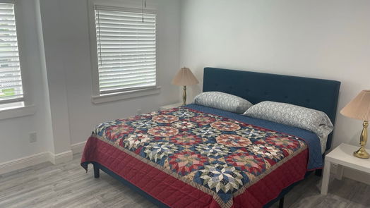 Galveston 2-story, 3-bed 4013 Ave N 1/2-idx