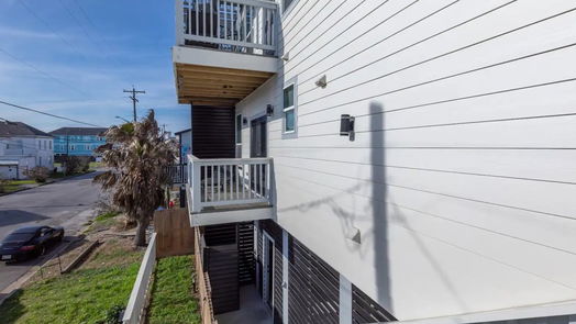 Galveston 2-story, 3-bed 1122 10th Street-idx