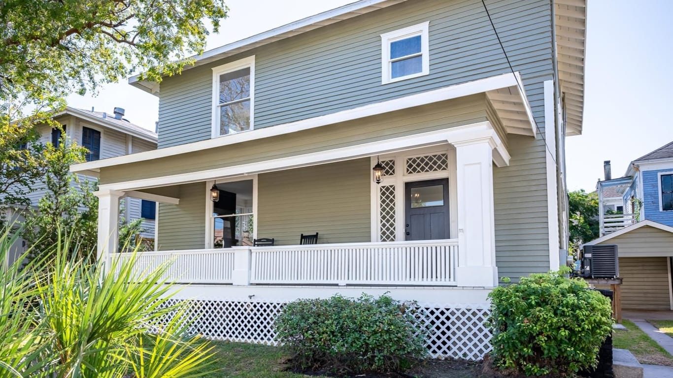 Galveston 2-story, 3-bed 2425 Ursuline Street-idx