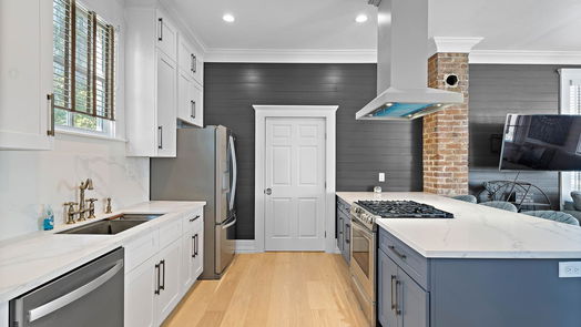Galveston 2-story, 4-bed 1910 Avenue M 1/2-idx