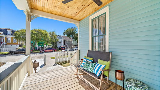 Galveston 2-story, 4-bed 1910 Avenue M 1/2-idx