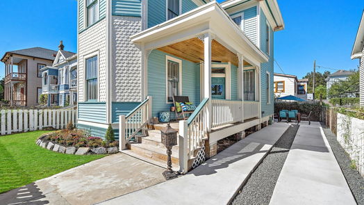Galveston 2-story, 4-bed 1910 Avenue M 1/2-idx