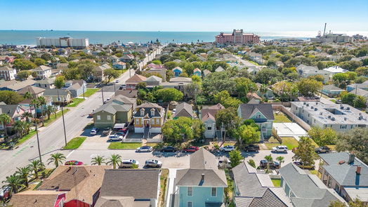 Galveston 2-story, 4-bed 1910 Avenue M 1/2-idx