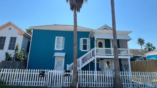 Galveston 2-story, 2-bed 1623 Avenue N 1/2-idx