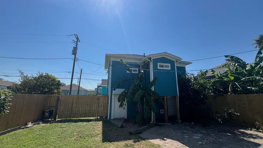 Galveston 2-story, 2-bed 1623 Avenue N 1/2-idx