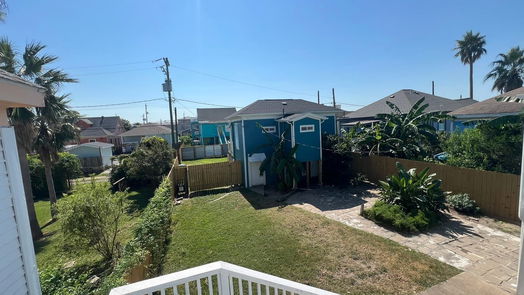 Galveston 2-story, 2-bed 1623 Avenue N 1/2-idx