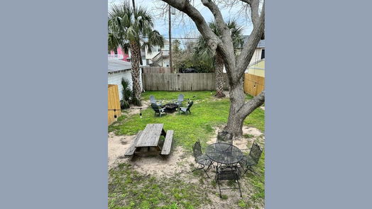 Galveston 1-story, 2-bed 1518 Avenue M 1/2-idx