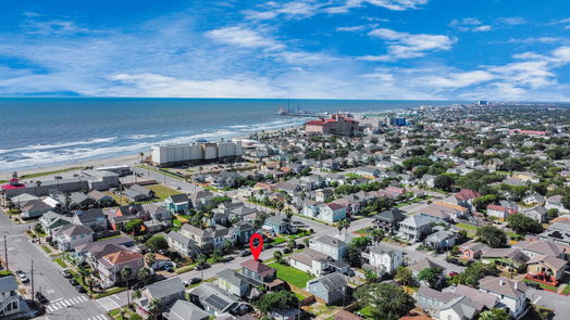 Galveston 2-story, 3-bed 1614 Avenue N 1/2-idx