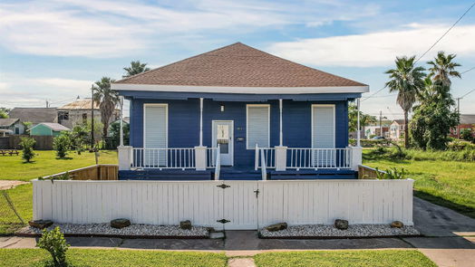 Galveston null-story, 6-bed 3913 Ball St-idx