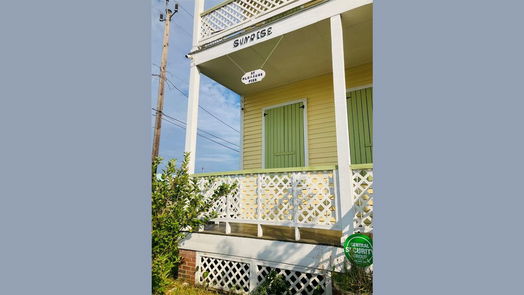 Galveston 2-story, 4-bed 2801 Avenue Q 1/2-idx