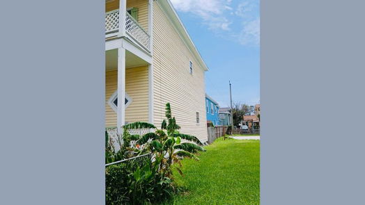 Galveston 2-story, 4-bed 2801 Avenue Q 1/2-idx