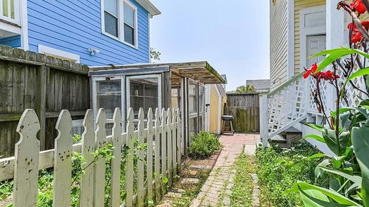 Galveston 2-story, 4-bed 2801 Avenue Q 1/2-idx