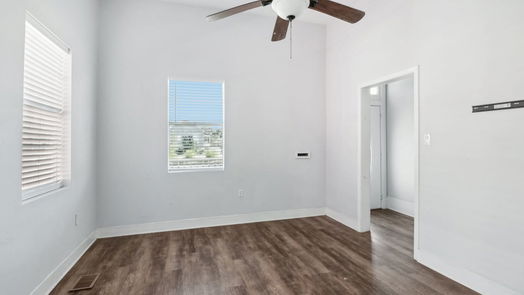 Galveston 2-story, 3-bed 1327 33rd Street-idx