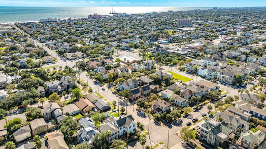 Galveston 3-story, 4-bed 802 16th Street-idx